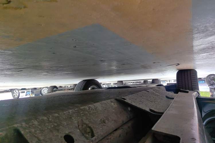 Used NETA U 2022 Zhi 400 Lithium-Nickel-Manganese-Cobalt Energy System Left Side Sill