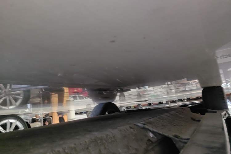 Used NETA U 2022 Zhi 400 Lithium-Nickel-Manganese-Cobalt Energy System Left Side Sill