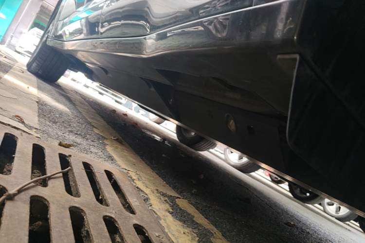 Used NETA U 2022 Neta U-Ⅱ 400 Lithium Iron Phosphate Left Side Sill
