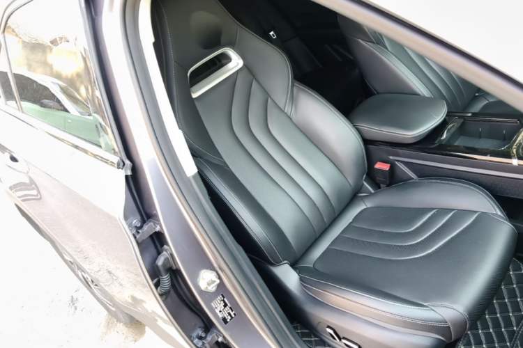Used NETA U 2022 Pro 400 Comfort Edition Right Front Seat