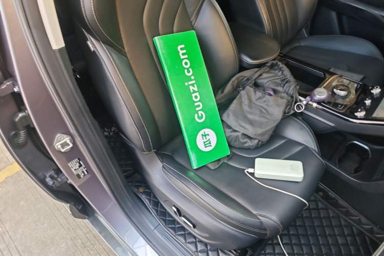 Used NETA U 2022 NETA U-Ⅱ 500 Lithium-Ion Right Front Seat