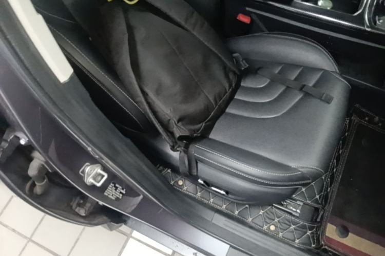 Used NETA U 2022 NETA U-Ⅱ 500 Lithium Iron Phosphate Right Front Seat