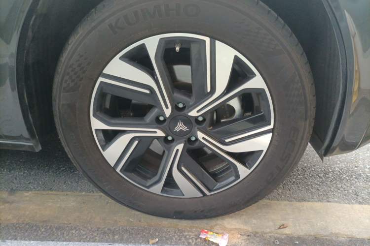 Used NETA U 2022 NETA U-Ⅱ 400 Lite Ternary Lithium Right Front Wheel Hub