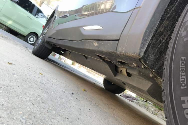 Used NETA U 2022 Pro 400 Comfort Edition Right Side Sill