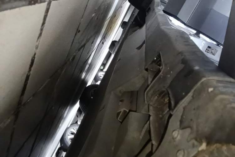 Used NETA U 2022 NETA U-Ⅱ 500 Lithium Iron Phosphate Right Side Sill