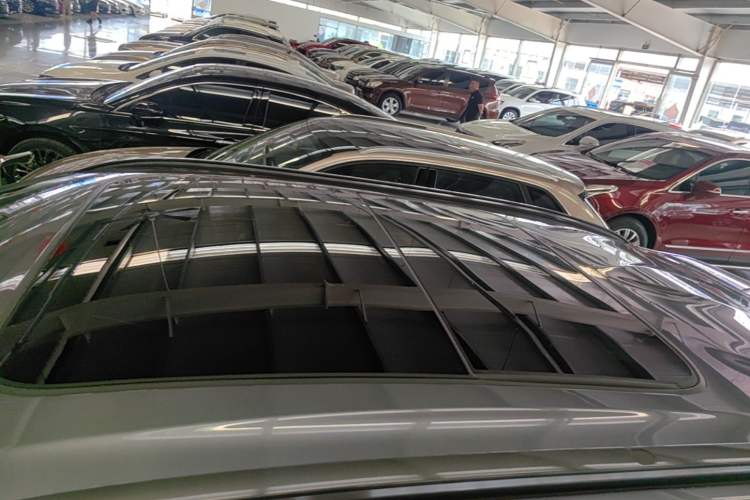 Used NETA U 2022 Zhi 400 Lithium-Nickel-Manganese-Cobalt Energy System Roof