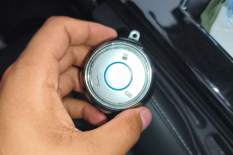 Used NETA U 2022 Pro 400 Comfortable Ride On-Demand Version L Vehicle Key