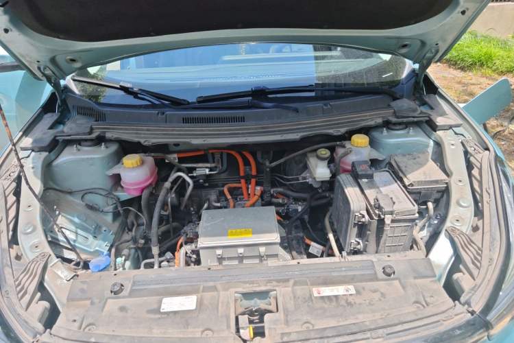Used NETA U 2022 Zhi 400 Lithium-Nickel-Manganese-Cobalt Energy System Engine Bay