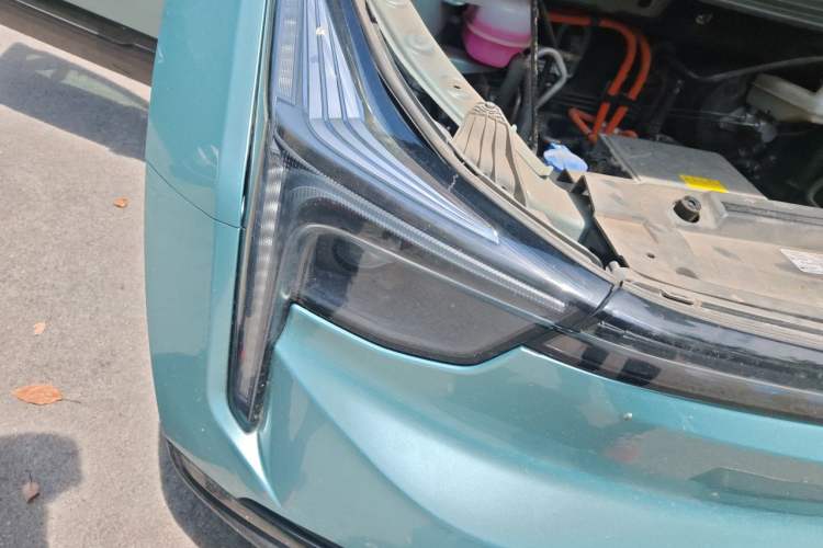 Used NETA U 2022 Zhi 400 Lithium-Nickel-Manganese-Cobalt Energy System Exterior 6