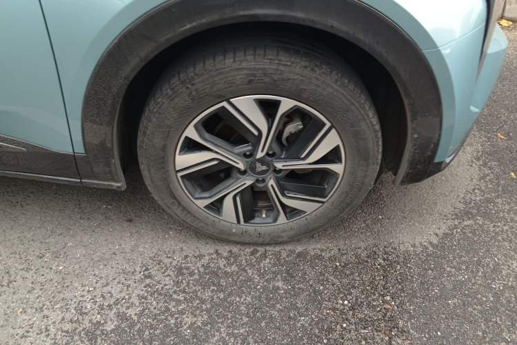 Used NETA U  Right Front Wheel Hub