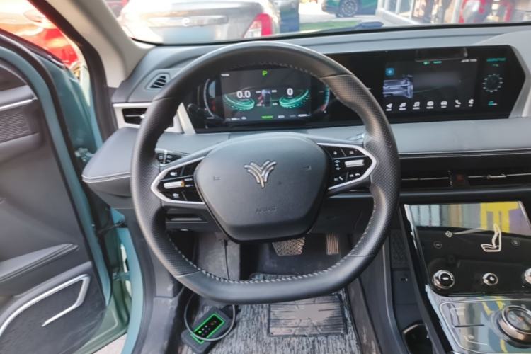 Used NETA U 2022 Zhi 400 Lithium-Nickel-Manganese-Cobalt Energy System Steering Wheel
