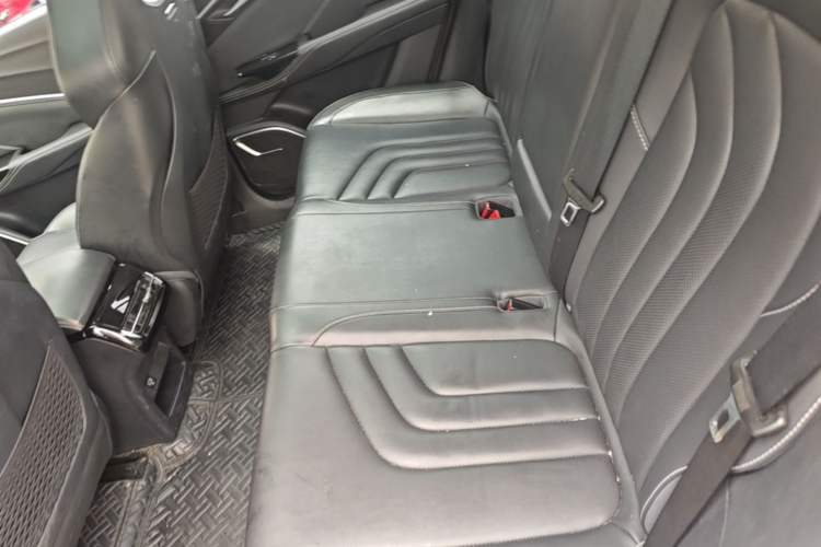 Used NETA U 2022 Chiiq 500 Lithium Iron Phosphate Left Rear Seat