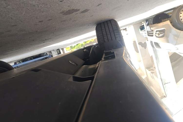 Used NETA U  Chassis Rear Right