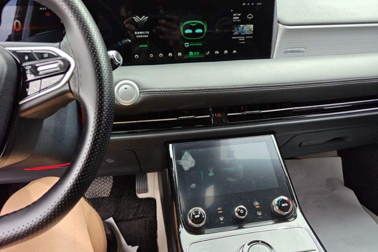 Used NETA U 2022 Pro 400 Comfort Edition Audio And AC Panel