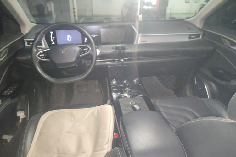 Used NETA U 2022 Zhi 400 Lithium-Nickel-Manganese-Cobalt Energy System Center Console