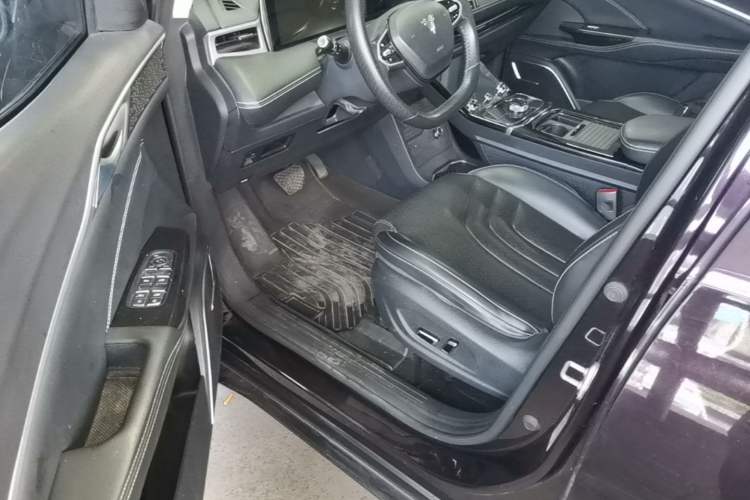 Used NETA U 2022 Zhi400 Pro Ternary Lithium Driver Seat