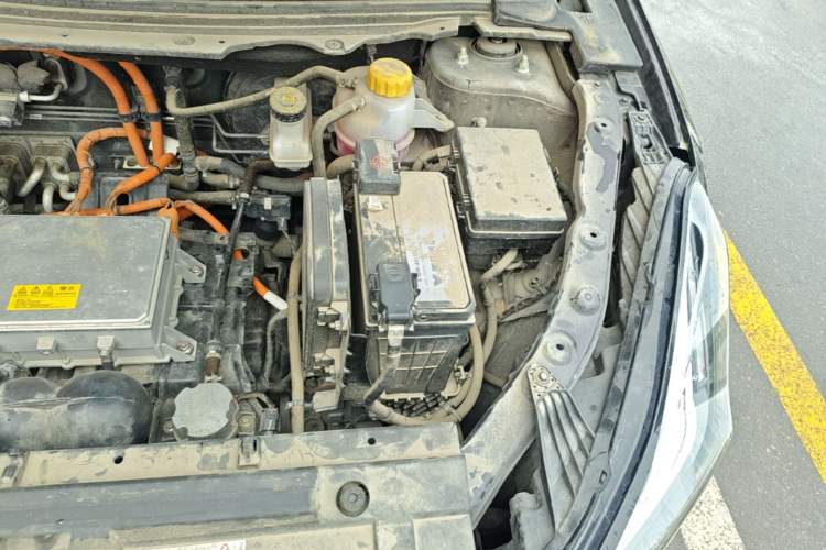 Used NETA U 2022 Pro 400 Comfortable Ride On-Demand Edition Engine Bay Left