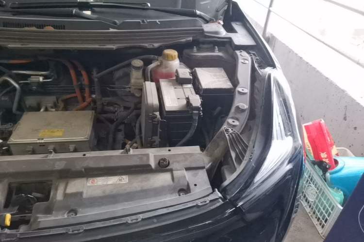 Used NETA U 2022 Zhi400 Pro Ternary Lithium Engine Bay Left