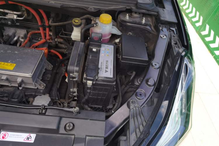 Used NETA U 2022 Zhi400 Pro Ternary Lithium Engine Bay Left