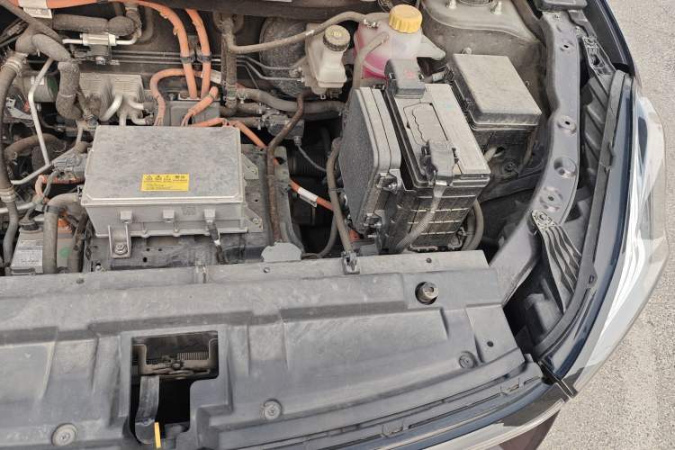 Used NETA U 2022 Zhi400 Pro Ternary Lithium Engine Bay Left