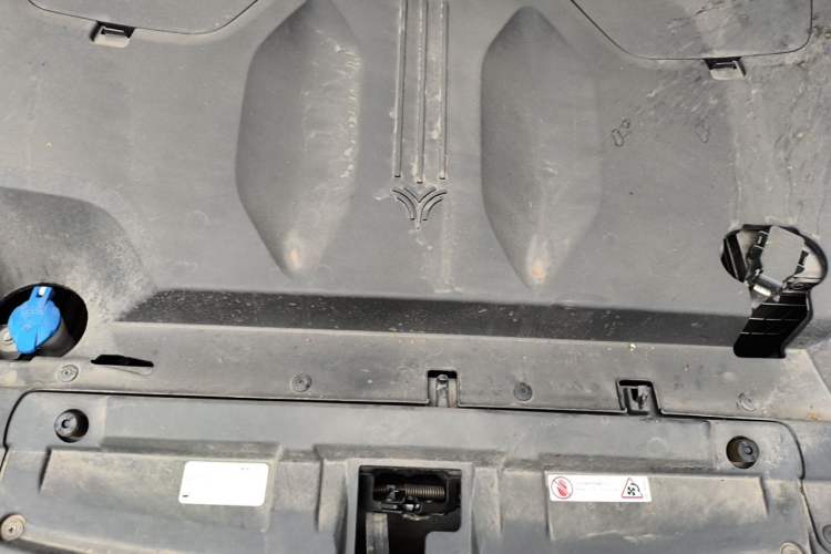 Used NETA U 2022 Chiiq 500 Lithium Iron Phosphate Engine Bay