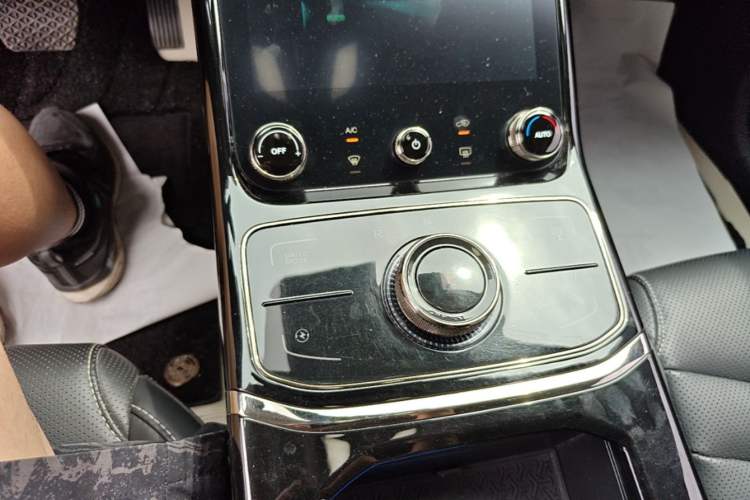 Used NETA U 2022 Pro 400 Comfort Edition Gear Lever