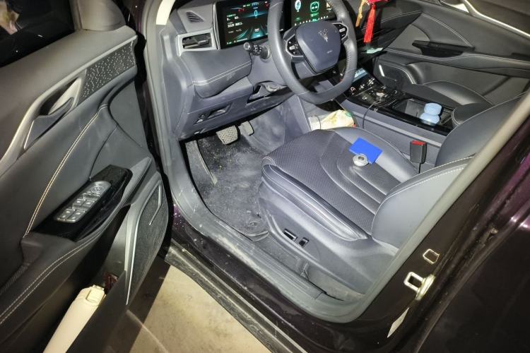 Used NETA U 2022 Zhi400 Pro Ternary Lithium Interior 3