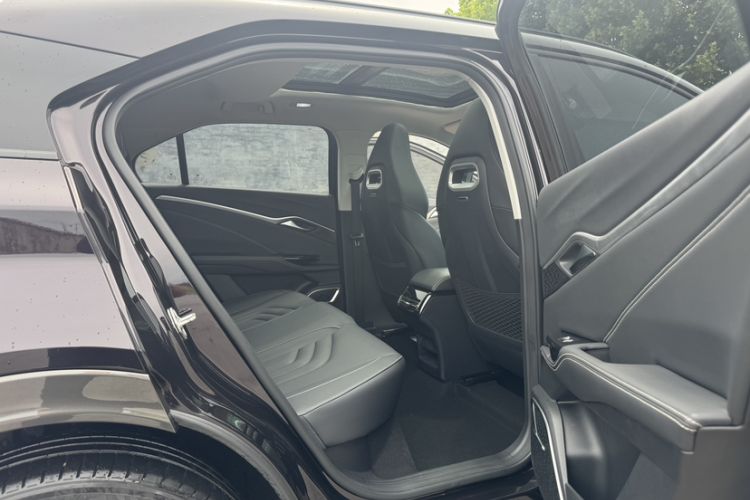Used NETA U 2022 Zhi400 Pro Ternary Lithium Interior 7