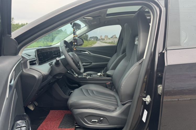 Used NETA U 2022 Zhi400 Pro Ternary Lithium Interior 9