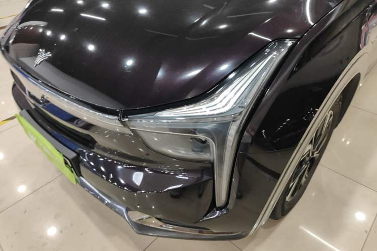 Used NETA U 2022 Zhi 400 Lithium-Nickel-Manganese-Cobalt Energy System Left Front Headlight