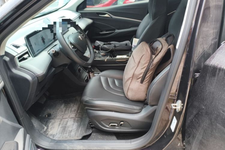 Used NETA U 2022 Chiiq 500 Ternary Lithium Left Front Seat