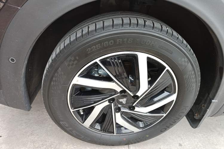 Used NETA U 2022 Pro 400 Comfort Edition Left Front Wheel Hub