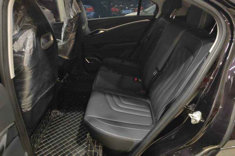 Used NETA U 2022 Zhi 400 Lithium-Nickel-Manganese-Cobalt Energy System Left Rear Seat