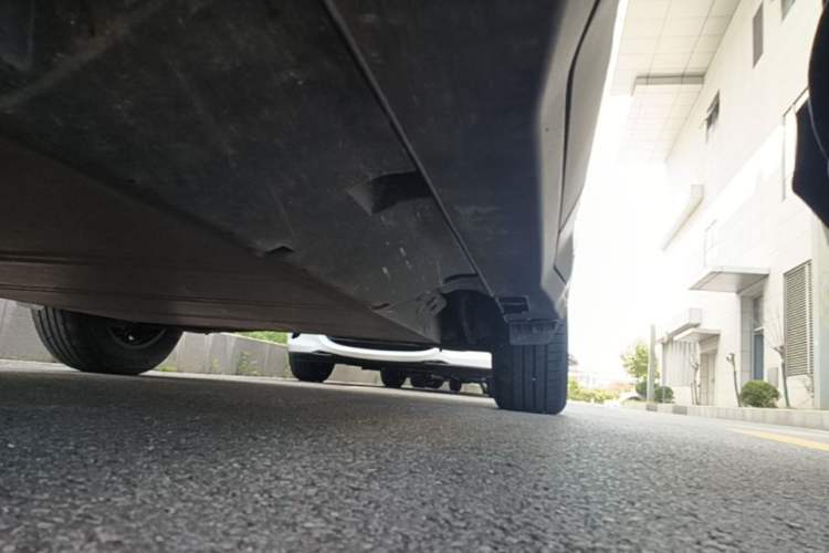 Used NETA U 2022 Pro 400 Comfort Edition Left Side Sill