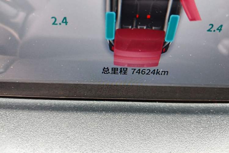 Used NETA U 2022 Zhi500 Pro Lithium Iron Phosphate Odometer Close Up