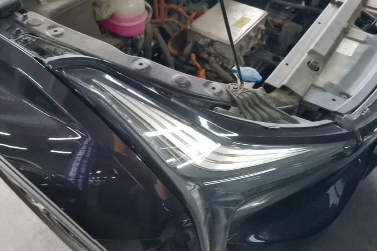 Used NETA U 2022 Zhi400 Pro Ternary Lithium Right Front Headlight