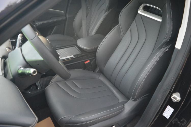 Used NETA U 2022 Zhi400 Pro Ternary Lithium Right Front Seat