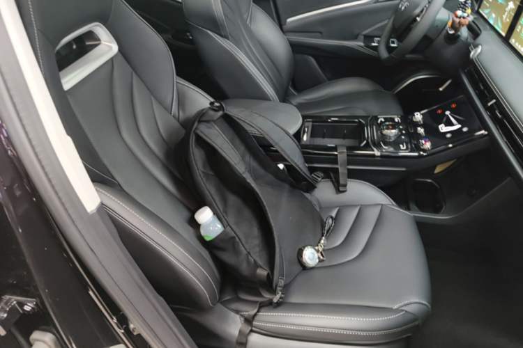 Used NETA U 2022 NETA U-Ⅱ 400 Lite Ternary Lithium Right Front Seat