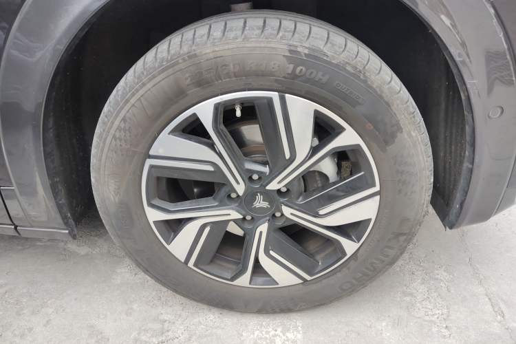 Used NETA U 2022 Changan CS55 Pro Tri-Cell Lithium Right Front Wheel Hub