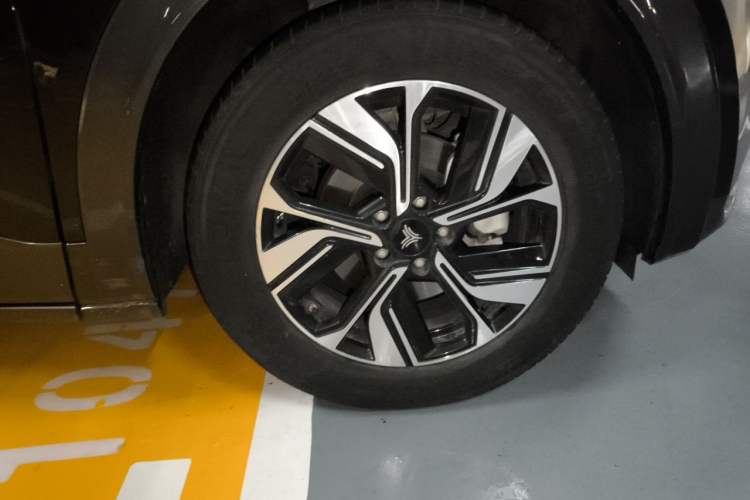 Used NETA U 2022 NETA U-Ⅱ 500 Lithium-Ion Right Front Wheel Hub