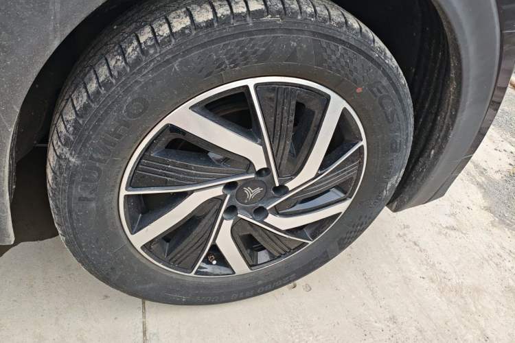 Used NETA U 2022 Pro 400 Comfort Edition Right Front Wheel Hub