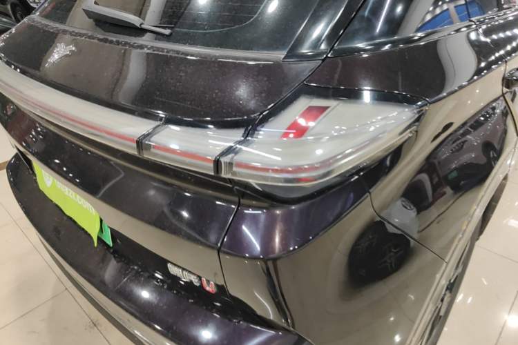 Used NETA U 2022 Zhi 400 Lithium-Nickel-Manganese-Cobalt Energy System Right Rear Taillight