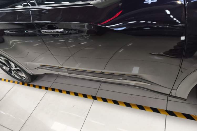 Used NETA U 2022 NETA U-Ⅱ 400 Lite Ternary Lithium Right Side Sill