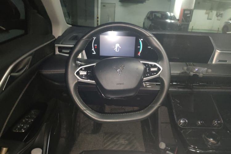 Used NETA U 2022 Zhi 400 Lithium-Nickel-Manganese-Cobalt Energy System Steering Wheel