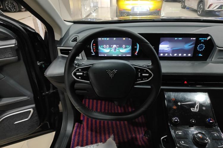 Used NETA U 2022 Zhi 400 Lithium-Nickel-Manganese-Cobalt Energy System Steering Wheel