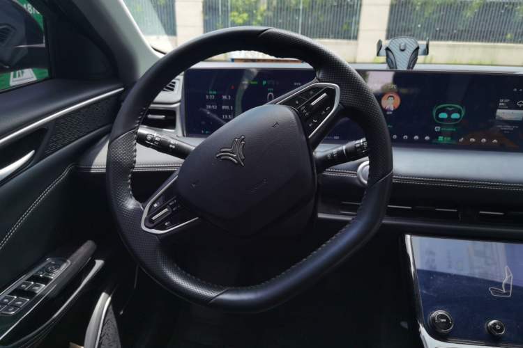 Used NETA U 2022 Zhi400 Pro Ternary Lithium Steering Wheel