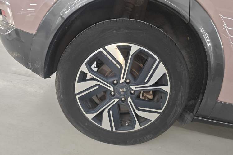Used NETA U 2022 Zhi 400 Lithium-Nickel-Manganese-Cobalt Energy System Right Rear Wheel Hub