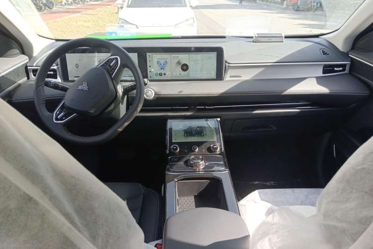 Used NETA U 2022 NETA U-Ⅱ 610 Ternary Lithium Center Console