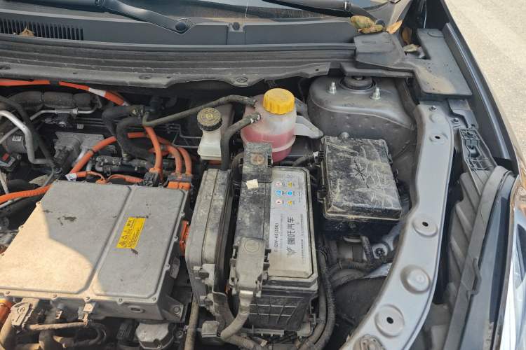 Used NETA U 2022 Neta U-Ⅱ 400 Lithium Iron Phosphate Engine Bay Left