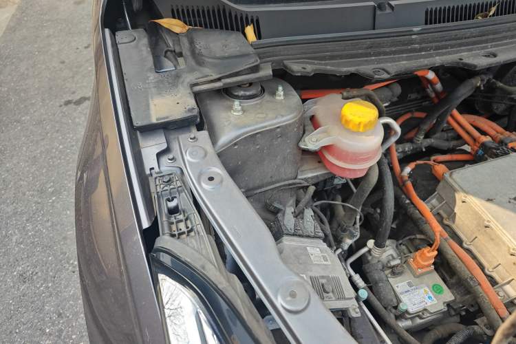 Used NETA U 2022 Neta U-Ⅱ 400 Lithium Iron Phosphate Engine Bay Right